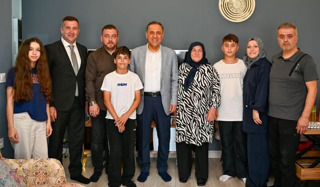 Yalova Valisi Dr. Ahmet Hamdi Usta'dan Şehit Ailelerine Bayram Ziyareti: “Emanetlerine Sahip Çıkmaya Devam Edeceğiz”