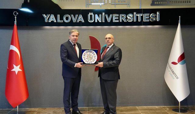 YÖK Yürütme Kurulu Üyesi Mahmut Ak’tan Üniversite ve Tıp Fakültesi Ziyareti