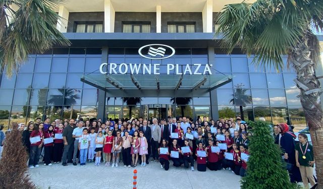 Yalova’da “Bir Takım Okumalar” Yarışmasının Kazananları Ödüllendirildi