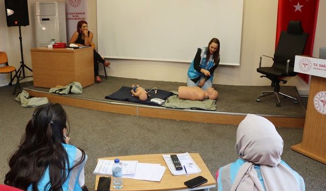 Yalova'da Ücretsiz İlkyardım Eğitimlerine Yoğun İlgi: 6 Ayda 1.688 Kişi Sertifika Aldı