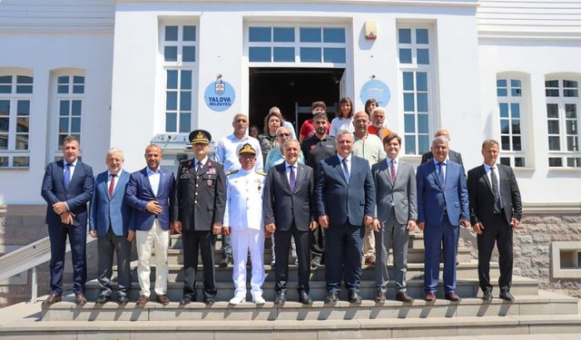 Yalova'nın Kurtuluşunun 105. Yılı Coşkuyla Kutlandı: Törenler, Sergi ve TCG Tuzla Ziyaretçi Akınına Uğradı