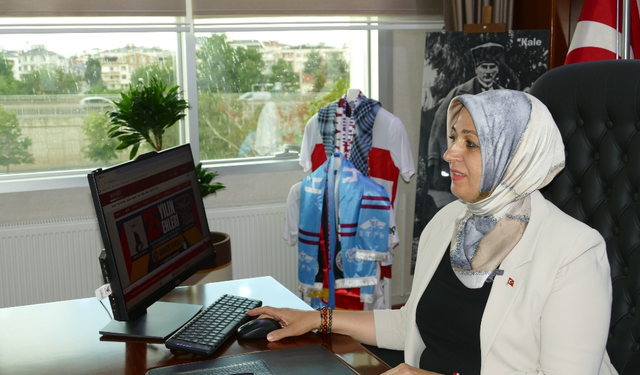 Ebru Filiz'den Manşet Gazetesi'nin "Son 25 Yılın En'leri" Anketine Destek: "Tüm Adaylara Başarılar Dilerim"