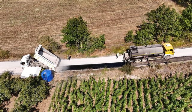 Sermayecik-Burhaniye Yolunda 4 Km Sathi Kaplama Bitti