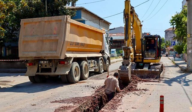 Yalova'da Altyapı Hamlesi: Dere Mahallesi Mehmet Durman Caddesi Yenileniyor