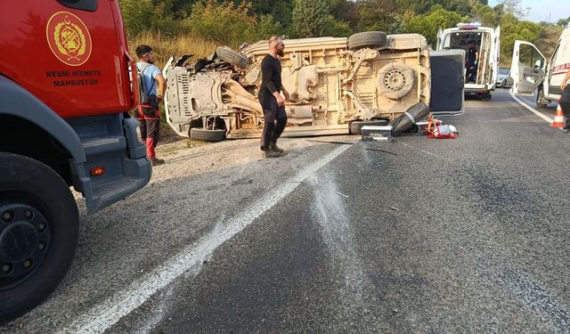 Çınarcık'ta İki Otomobil Çarpıştı: 2 Yaralı