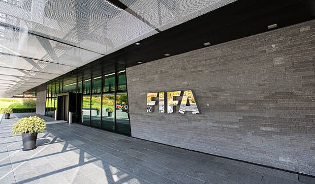 Fenerbahçe’ye FIFA’dan 3 dönemlik transfer yasağı