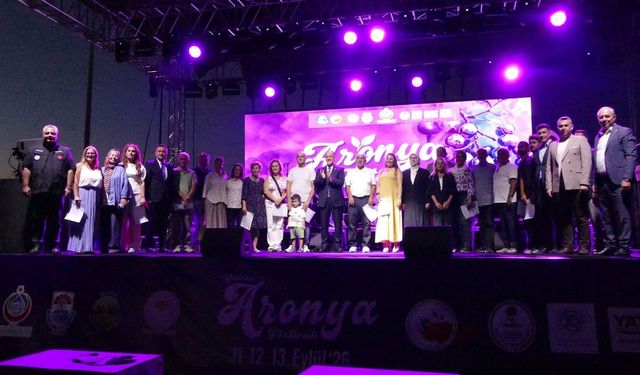 Yalova’da bu yıl 3.'sü düzenlenen Aronya Festivali başladı.