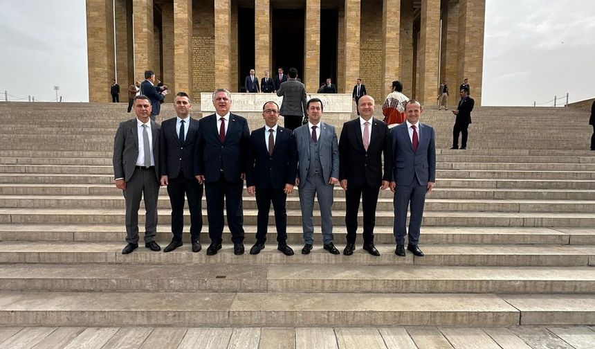 CHP’li başkanlar Anıtkabir’de