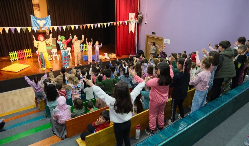 Masal isimli oyun çocuklar için sahnelendi