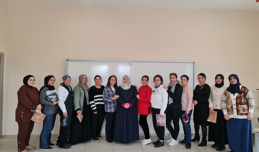 Aile Destek Merkezi’nde Ramazan Semineri ve Hediyeleşme