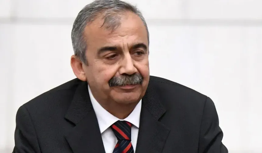 Sırrı Süreyya Önder'in Hayati Tehlikesi Arttı