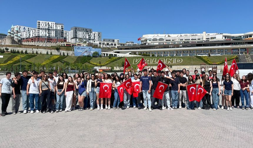 Çiftlikköy’den YKS Adaylarına Moral Gezisi