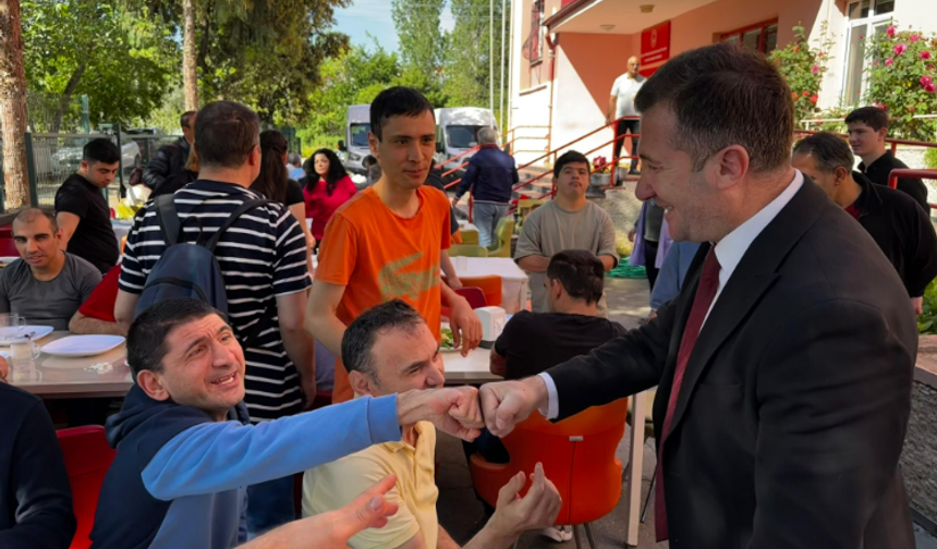 Yalova’da Engelliler ve Yaşlılar Onuruna Kahvaltı