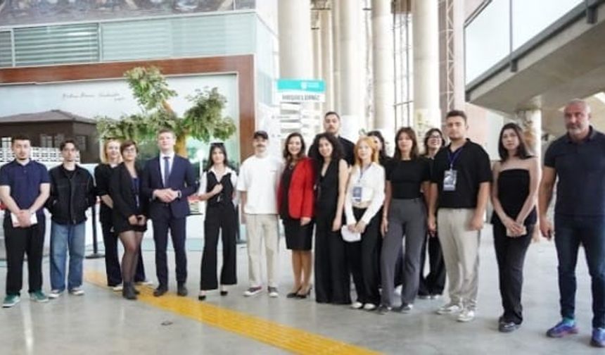 Yalova Üniversitesi’nde 3. İletişim Zirvesi: Dijital Eğitim ve Girişimcilik Buluştu