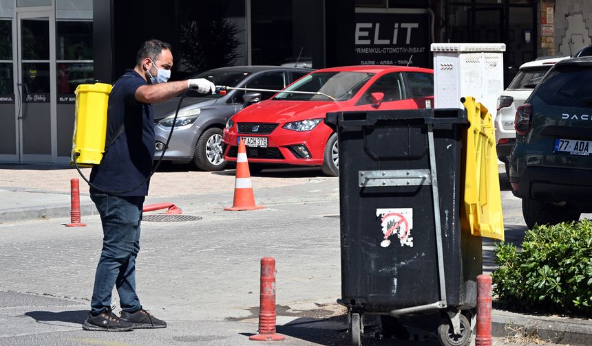Yalova'da Çöp Konteynerlerine Dezenfeksiyon