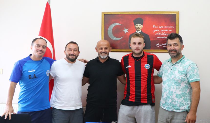 Çiftlikköy Belediyespor, Şampiyonluk Hedefiyle Transfer Bombalarını Patlattı