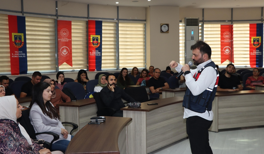 Yalova’da “Akran Zorbalığı ve Siber Zorbalık” Söyleşisi ile Aileler Bilinçlendirildi