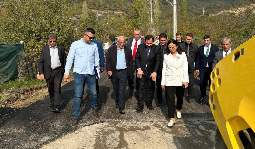 Sugören’de Konforlu Ulaşım İçin Sıcak Asfalt Çalışmaları Hızla Sürüyor