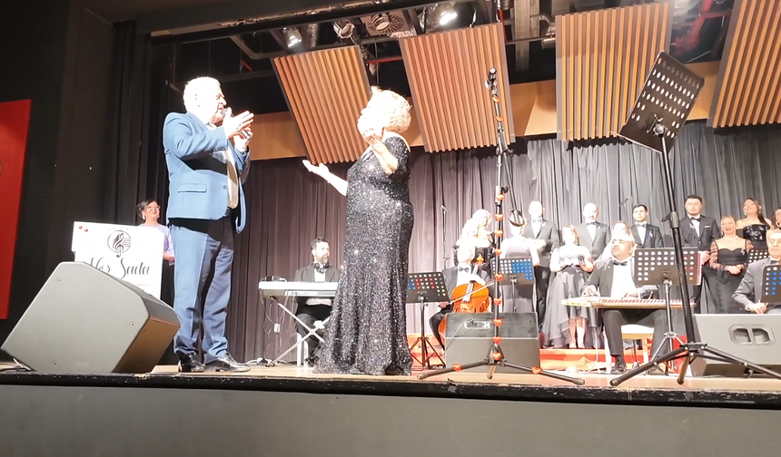 Hoş Sada Korosu, aşk şarkılarıyla mest etti