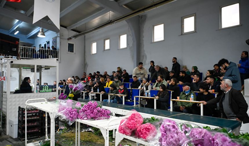 Yalova’da Çiçek Mezatında Sevgililer Günü Hareketliliği