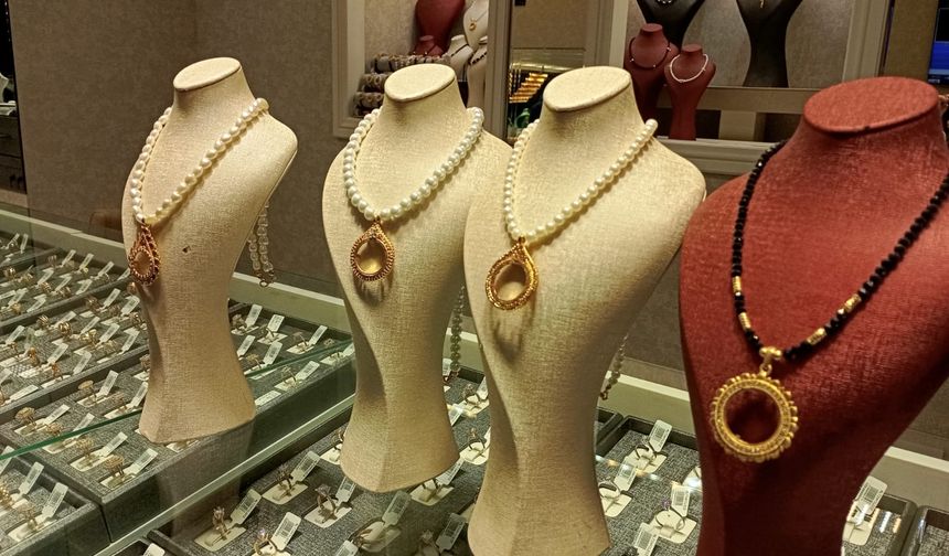 KUYUMCUDAN RÜŞVET ALAN DAİRE BAŞKANI!