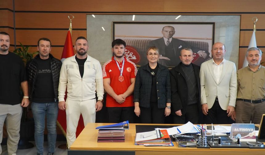 ALTINOVA BELEDİYESPOR’DAN TÜRKİYE ŞAMPİYONASINDA GURURLANDIRAN DERECE