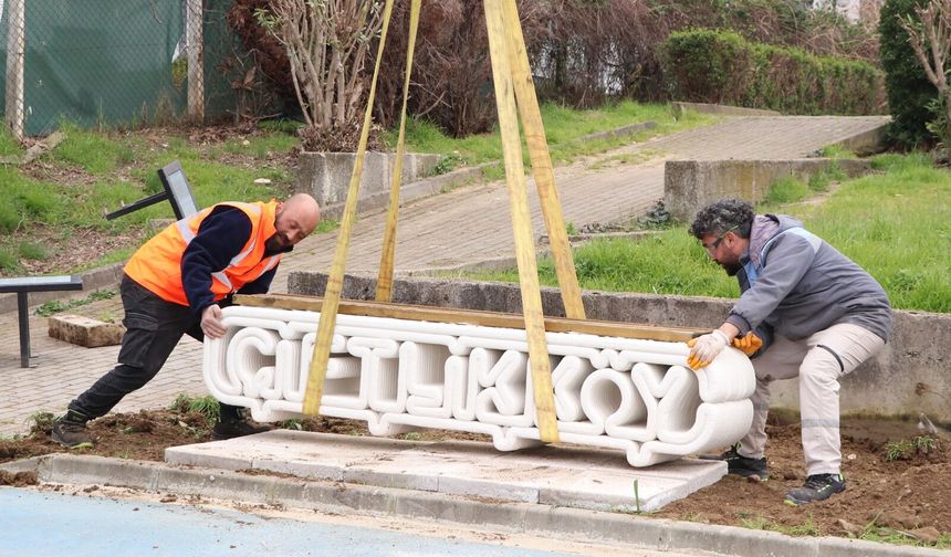 Çiftlikköy Sahilinde Teknoloji Dönemi: 3D Beton Yazıcıyla Üretilen Banklar Kullanıma Sunuldu