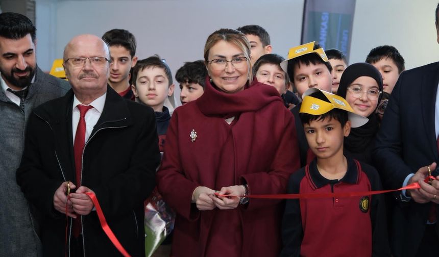 Altınova Kitap Günleri’ne Yoğun İlgi: Öğrenciler ve Kitapseverler Etkinliğe Akın Etti