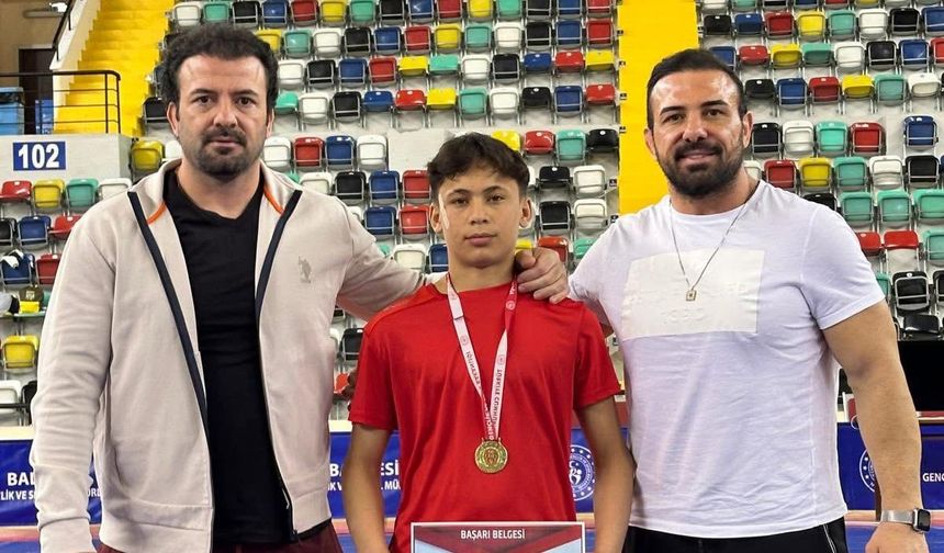 Altınova’nın Gururu Siyel Kadiri Türkiye İkincisi Oldu