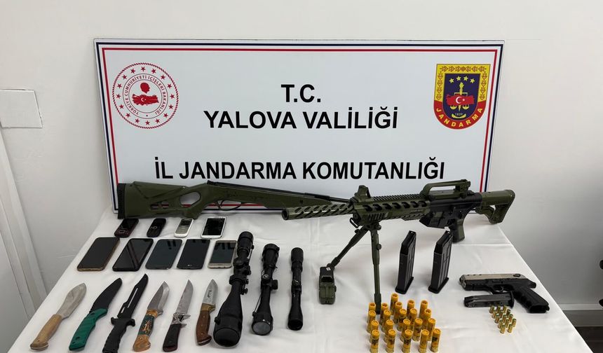 Yalova’da DEAŞ Operasyonu: 6 Şüpheli Yakalandı, Çok Sayıda Silah Ele Geçirildi