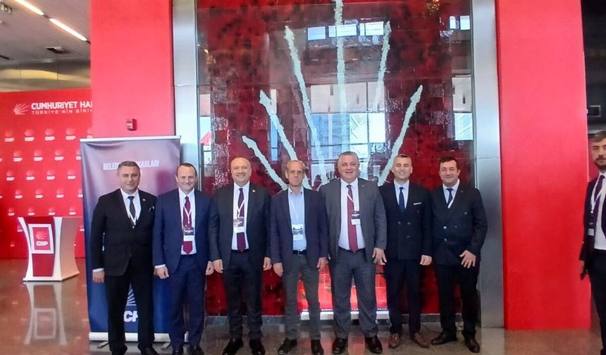 CHP’li Belediye Başkanları: “Özgür Özel'in sonuna kadar yanındayız”