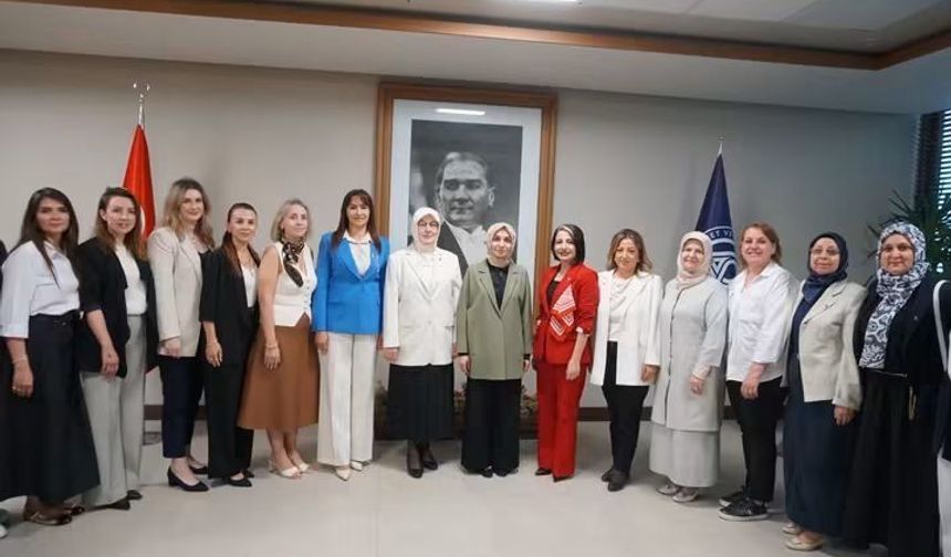 Leyla Şahin Usta Yalovalılarla Buluştu