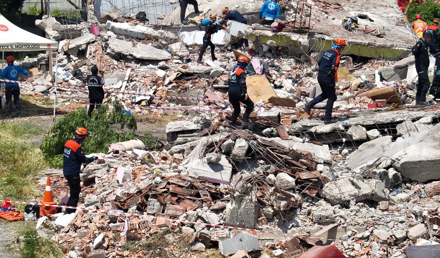 Yalova Ekipleri Düzce’deki 7,2 Büyüklüğündeki Deprem Tatbikatında Görev Aldı