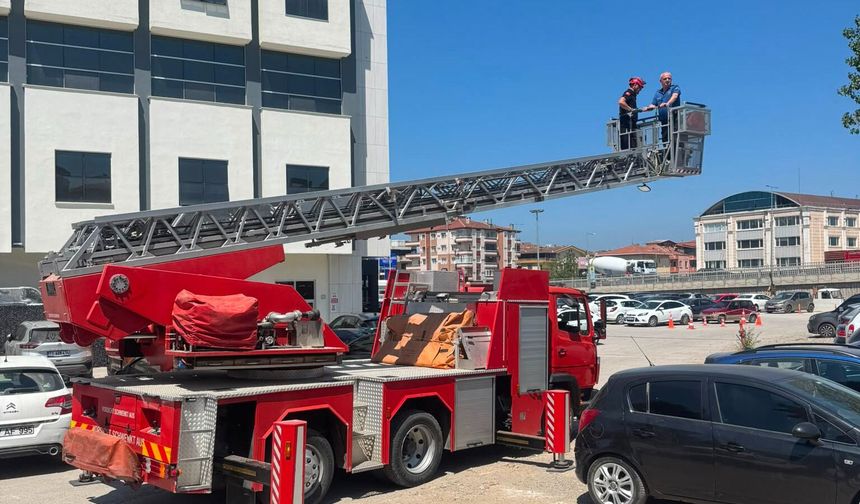 Çiftlikköy İtfaiyesi’nden Yoğun Mesai: Yangın, Kaza ve Hayvan Kurtarma Operasyonları
