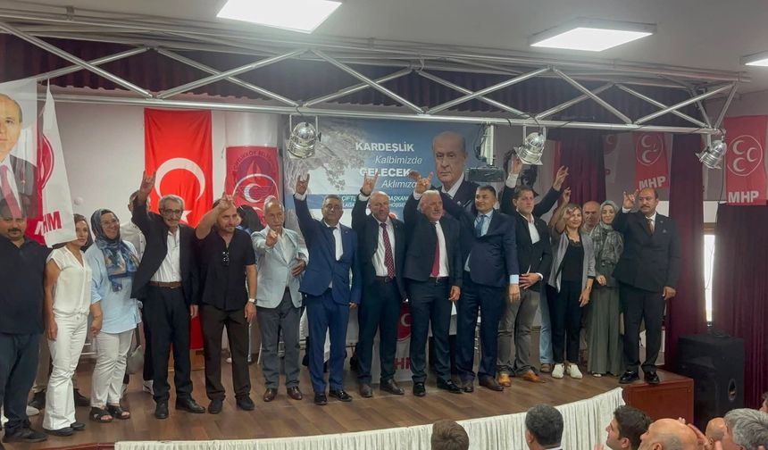 MHP Çiftlikköy İlçe Başkanlığı'nda Devir Teslim: Ahmet Savaş Öztürk Göreve Seçildi