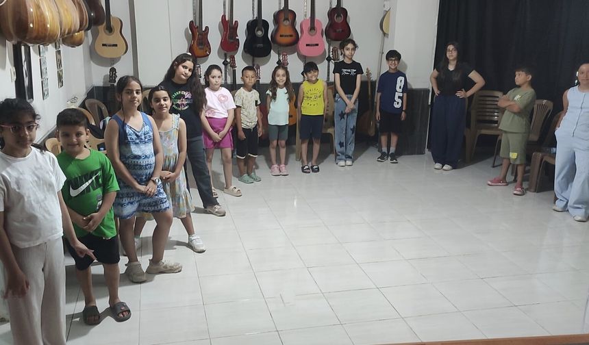 Hatay'da Sanat Umut Oluyor: Epik Sanat Tiyatrosu'nun Yaratıcı Drama Atölyeleri Yeni Döneme Başladı