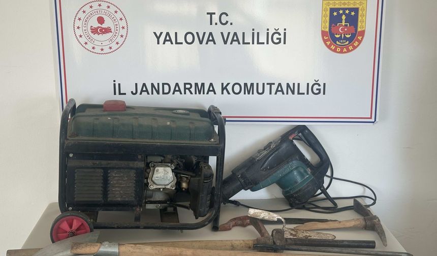 Yalova Çınarcık’ta Kaçak Kazı Yapan 2 Şüpheli Jandarma Tarafından Yakalandı