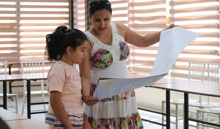 Çiftlikköy’ün Minik Sanatçıları Fırçaları Elinde Topladı: 10 Branşta Bin Kayıt!