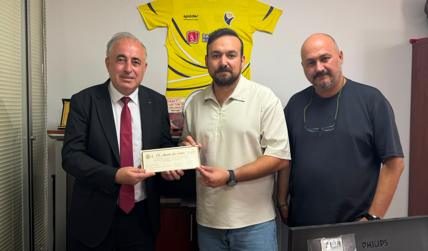 Spor Politikaları Derneği Başkanı Hakan Nergis Ödüle Layık Görüldü