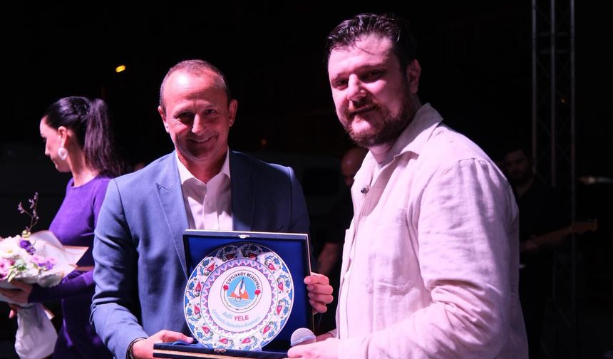 Çiftlikköy, 30 Ağustos Coşkusunu Ekin Uzunlar’la Yaşadı