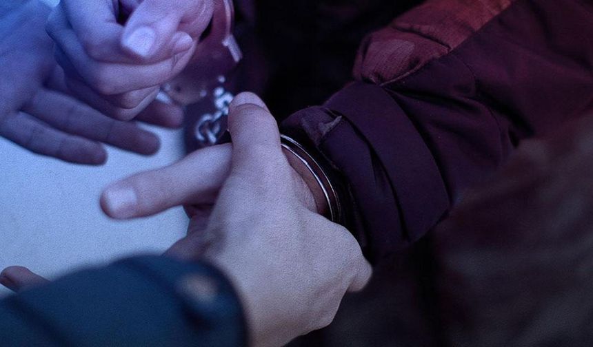 Kırmızı Bültenle Aranan 16 ve Ulusal Seviyede Aranan 44 Suçlu Türkiye'ye Getirildi
