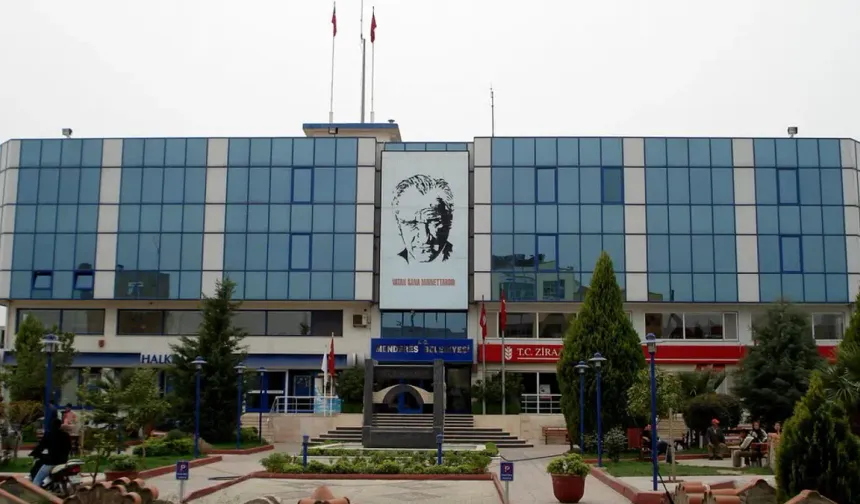 Menderes Belediyesi'ne Rüşvet Operasyonu: İlkay Çiçek Gözaltında