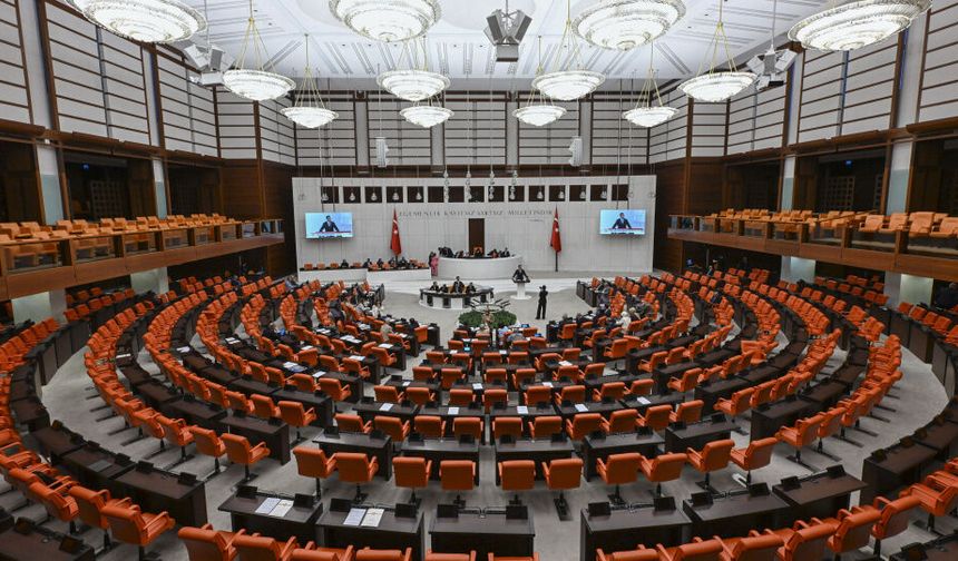 Siyasi Partilerin "Çerçeve Yasa" Mesaisi: Meclis'te Kritik Gün