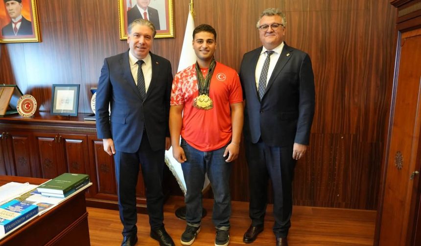 Yalova Üniversitesi Öğrencisi Yakup Emre Budak’tan Zürih’te Çifte Şampiyonluk