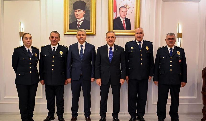 Yalova Valisi Dr. Ahmet Hamdi Usta'dan 1. Sınıf Emniyet Müdürlüğüne Terfi Eden Müdürlere Kabul