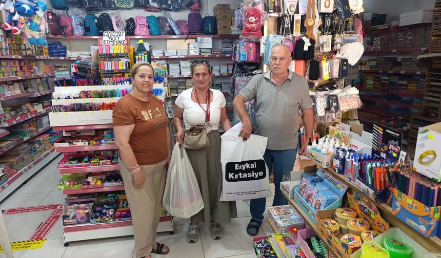 Çınarcık Belediyesi’nden İhtiyaç Sahibi Öğrencilere Kırtasiye Desteği