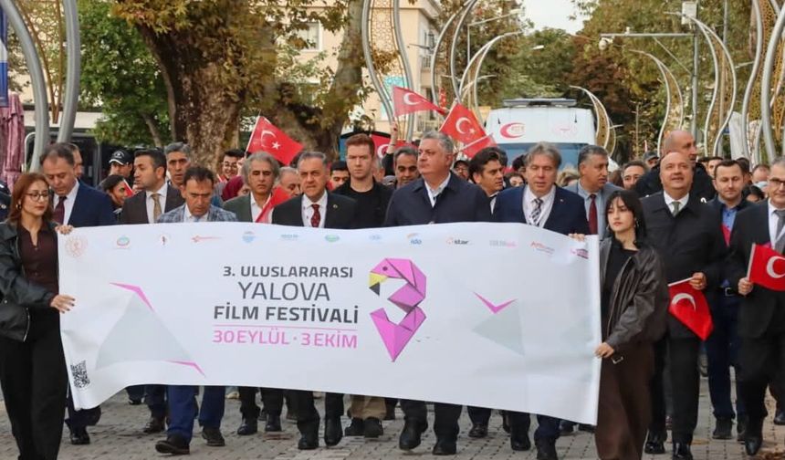 Yalova Film Festivali Kortej ve Kolpa Konseriyle Başladı