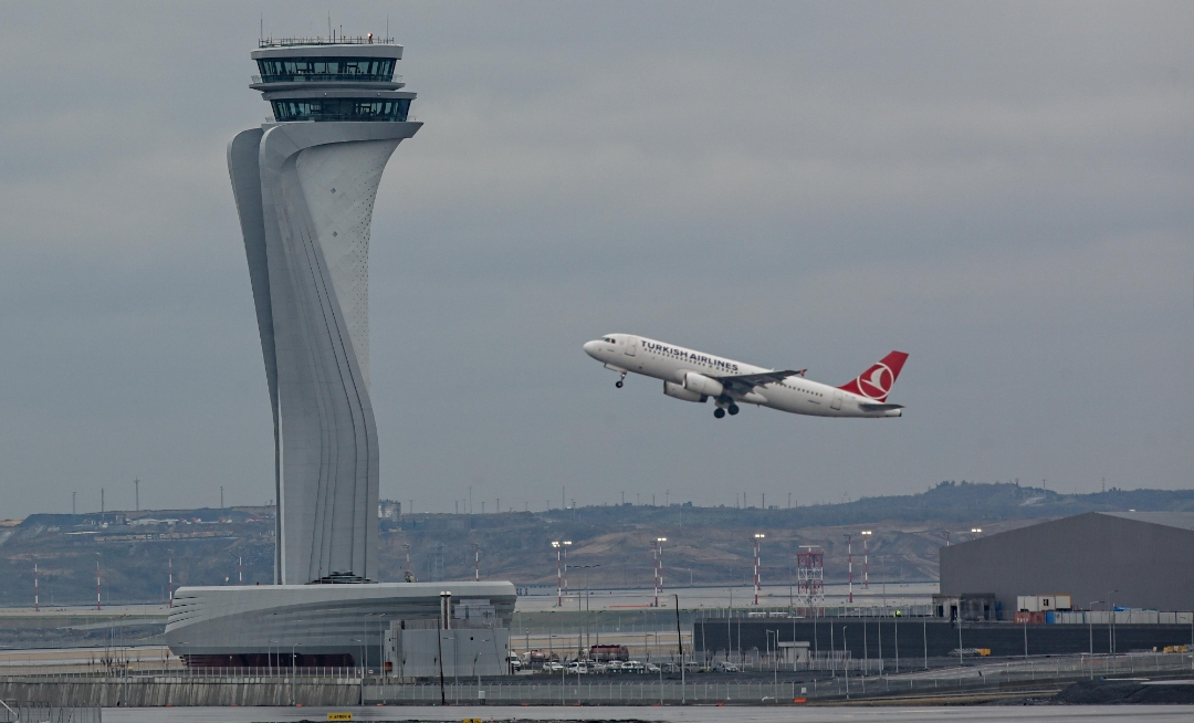 Antalya havalimanı yolcu yoğunluğu