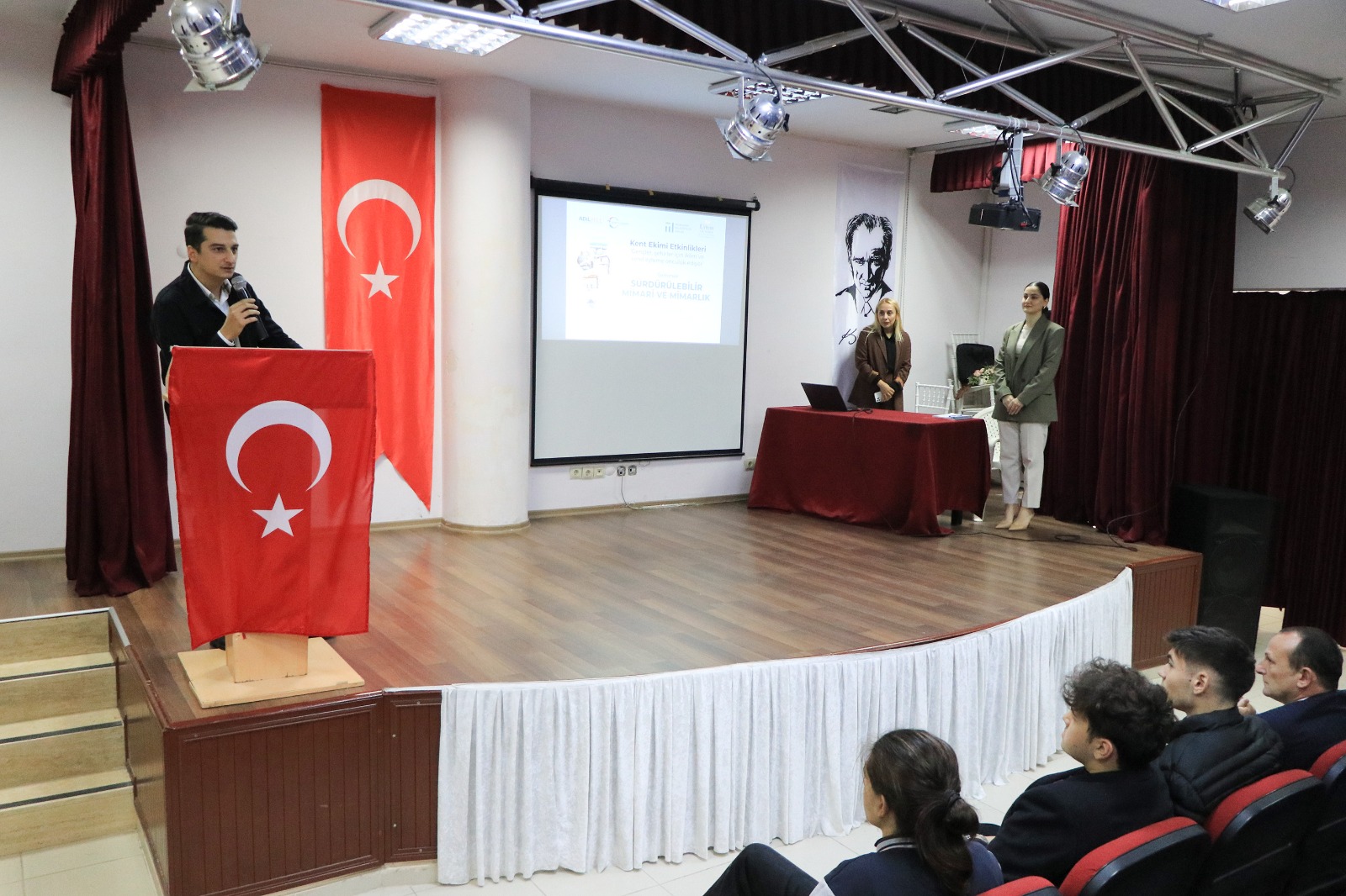 Çiftlikköy’de Sürdürülebilir Mimari Semineri Yapıldı1