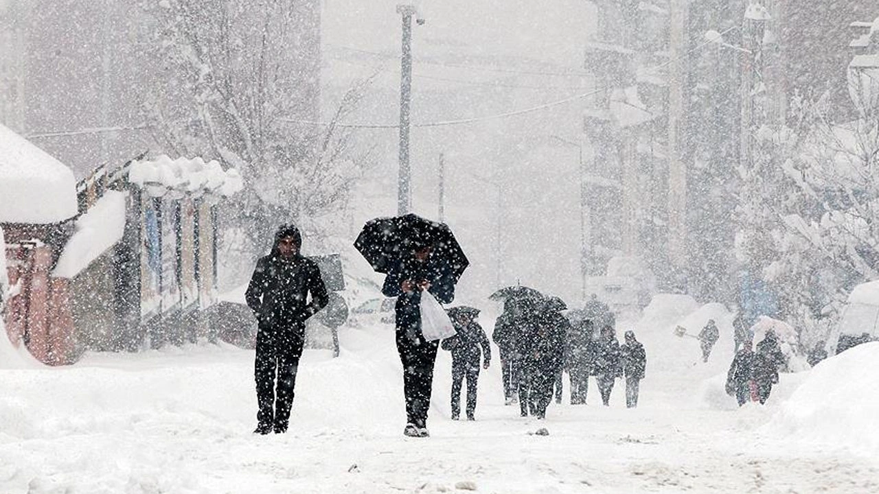 Botlari Hazirlayin 3 Ile Daha Kar Geliyor Iste Kar Yagisi Beklenen Illerimiz Ly8C